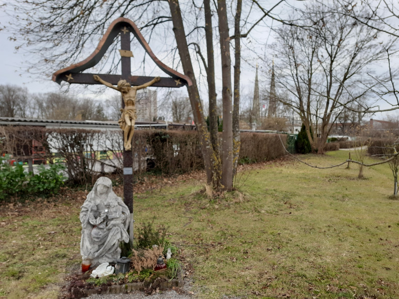 Kreuz in der Kleingartenanlage Herrenbch