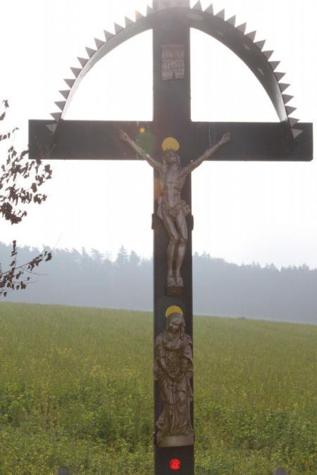 Kreuz am Totenweg