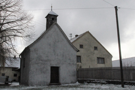 Leonhardkapelle im Weiler Asbrunn