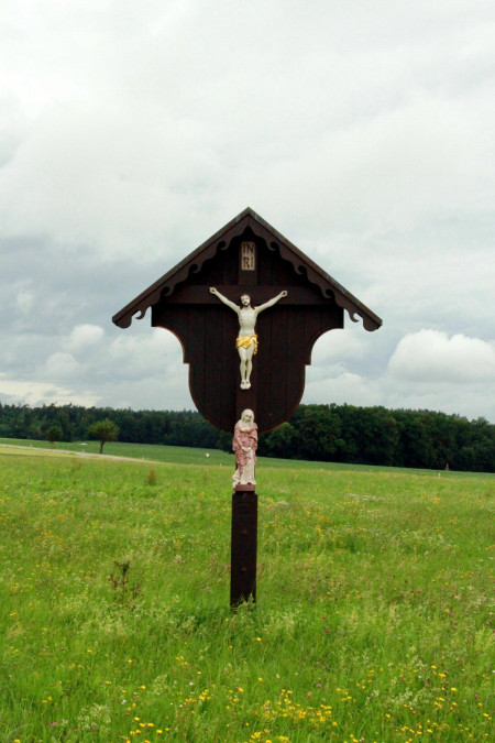 Kreuz an der Straße nach Monheim