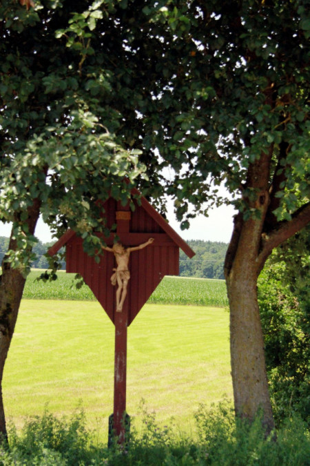 Kreuz an der Straße nach Asbrunn/Emskeim