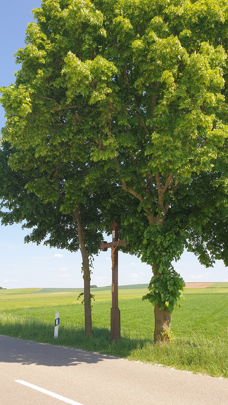 Wegkreuz an der Gempfinger Str.